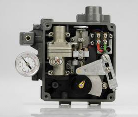 氣(qi)動閥門定(ding)位器 氣動(dong)閥門定位(wèi)器